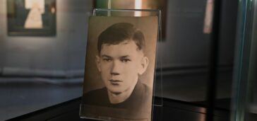 „O korzeniach i wolności, wuju Janie Lebensteinie, tacie Marku Nowakowskim opowiada Ida Nowakowska”