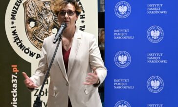 Adrianna Garnik, dyrektor Muzeum Żołnierzy Wyklętych i Więźniów Politycznych PRL podczas wernisażu wystawy.