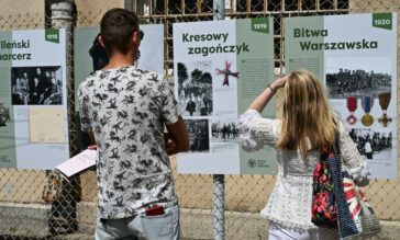 Wystawa plenerowa o Witoldzie Pileckim na terenie Muzeum Żołnierzy Wyklętych i Więźniów Politycznych PRL.