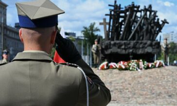 Uroczystości przed Pomnikiem Poległym i Pomordowanym na Wschodzie