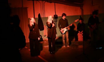 Wernisaż wystawy młodych twórców zakończył spektakl muzyczny.