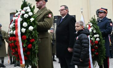 Stan wojenny. 44 rocznica wprowadzenia. Jan Józef Kasprzyk, doradca Prezydenta RP podczas uroczystości upamiętniających ofiar stanu wojennego.