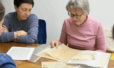 Pamiątki do muzeum przekazały Alina Ludkiewicz i Antonina Kondrasiuk.