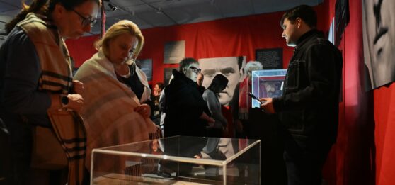 Wystawa „Metodą katyńską…”. Zwiedzanie z&nbsp;przewodnikiem
